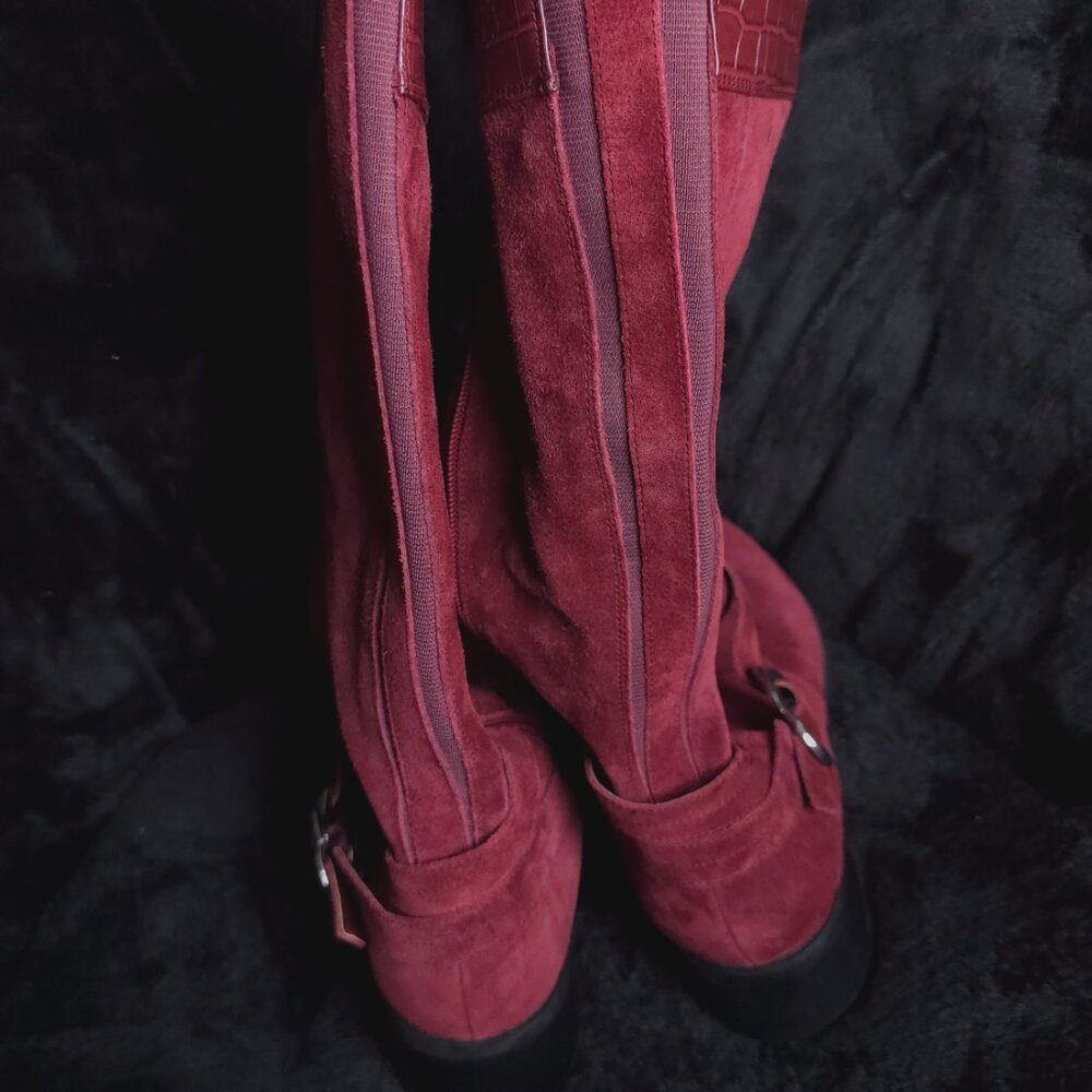 Gorgeous Marc Fisher, Burgundy Suede Boots, Women's 10 - Picture 12 of 13